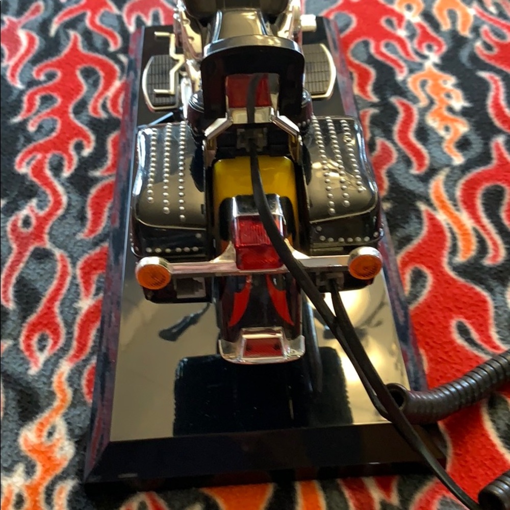 Telephone โ๏ธ - Picture 5 of 8